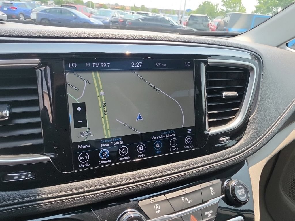 Used 2020 Chrysler Pacifica Limited FWD image 20
