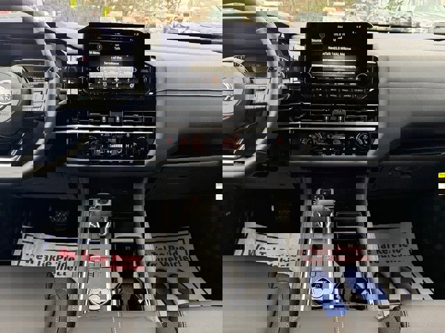 New 2025 Nissan Pathfinder SL image 26