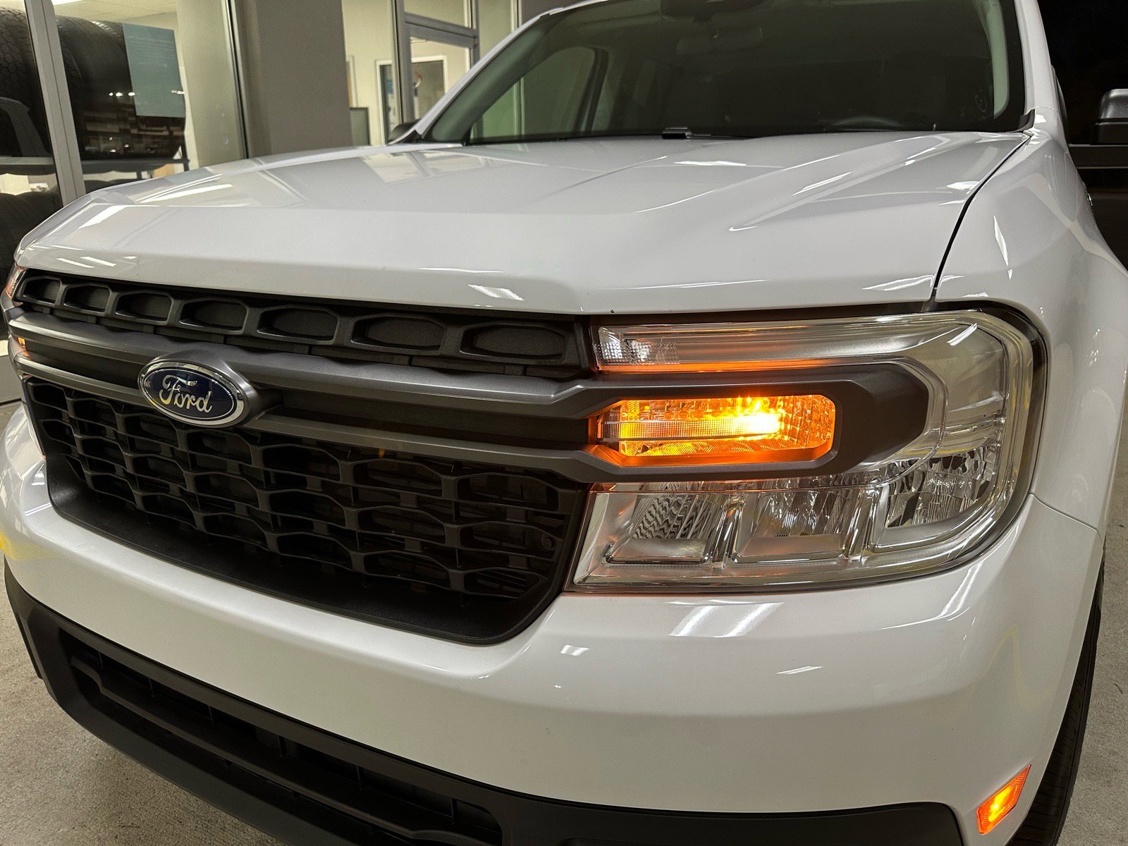 Certified 2024 Ford Maverick XLT image 2