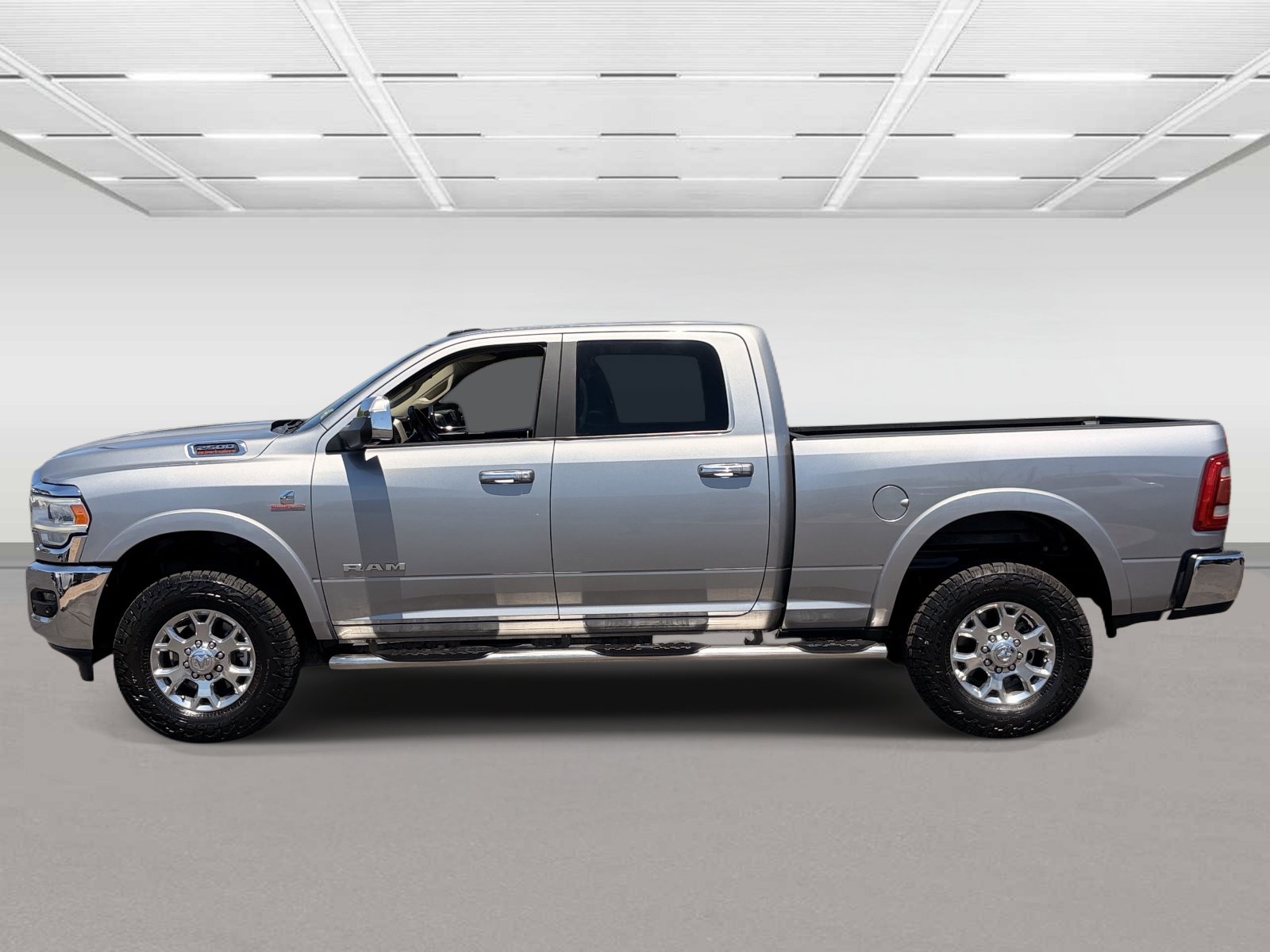 Used 2022 RAM 2500 Laramie AWD/4WD image 2