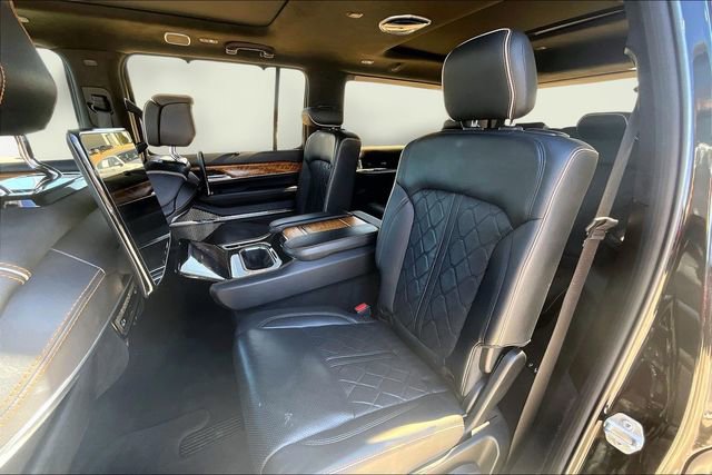 Used 2022 Jeep Grand Wagoneer Series III w/ Rear Seat Video Group 1 image 28