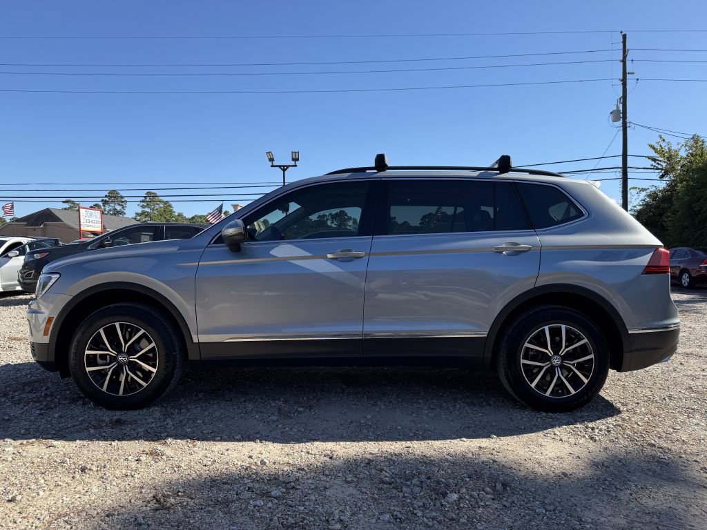 Used 2021 Volkswagen Tiguan SE w/ Panoramic Sunroof Package AWD/4WD image 8