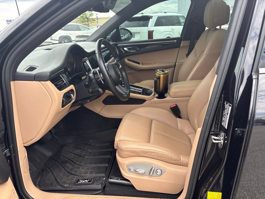 Used 2024 Porsche Macan AWD/4WD image 14