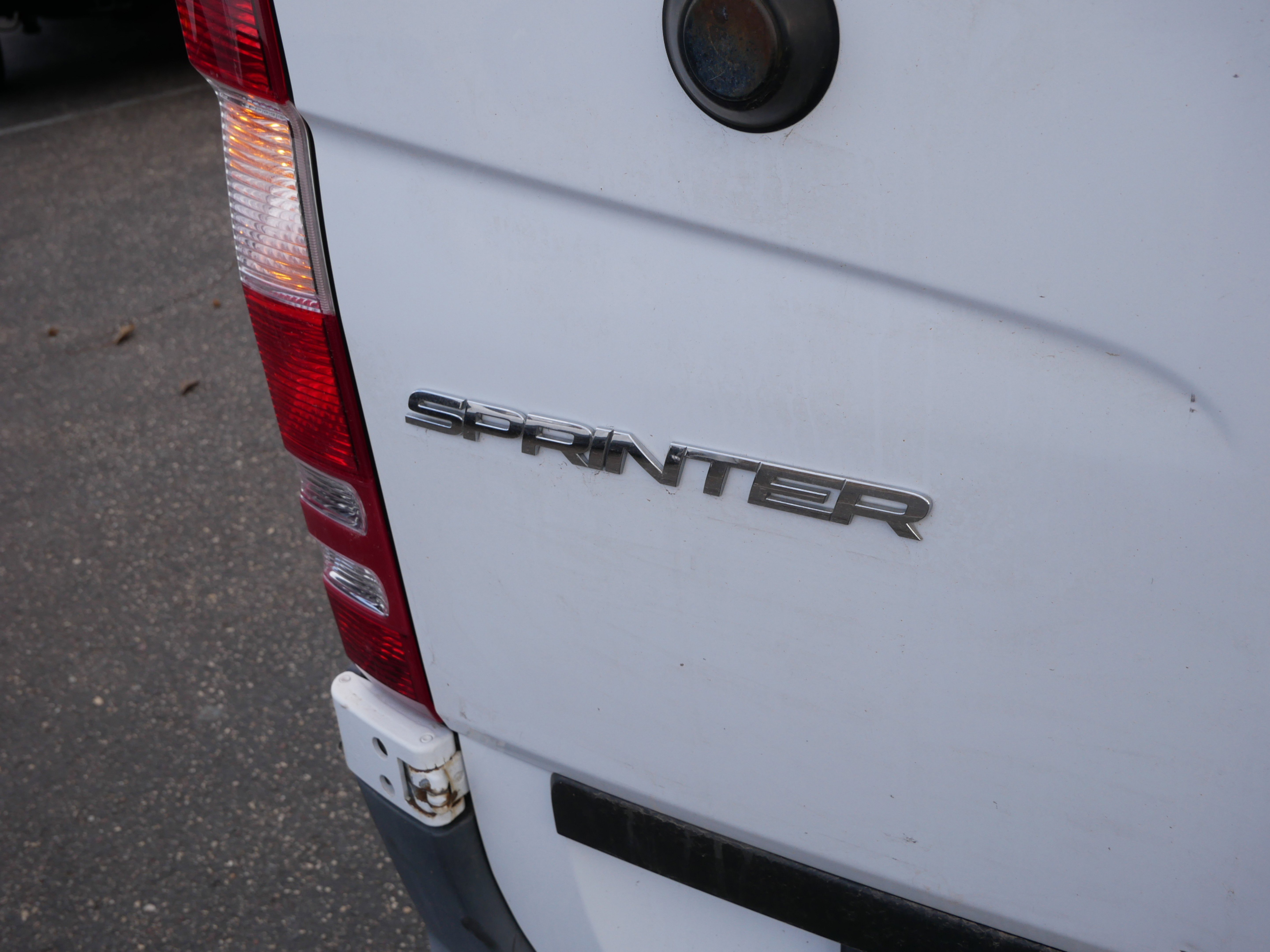 Used 2015 Freightliner Sprinter 3500 image 9