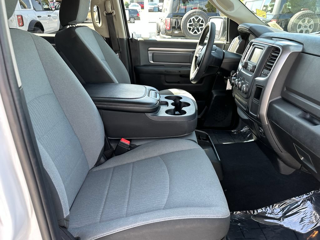 Used 2021 RAM 1500 Classic SLT RWD image 16