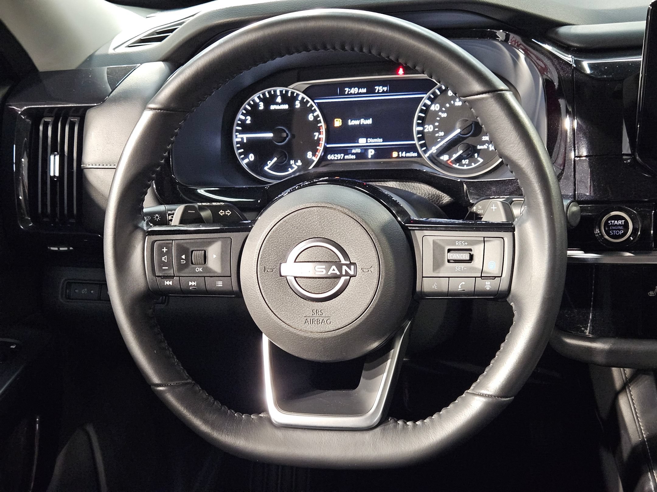 Used 2023 Nissan Pathfinder SV AWD/4WD image 26