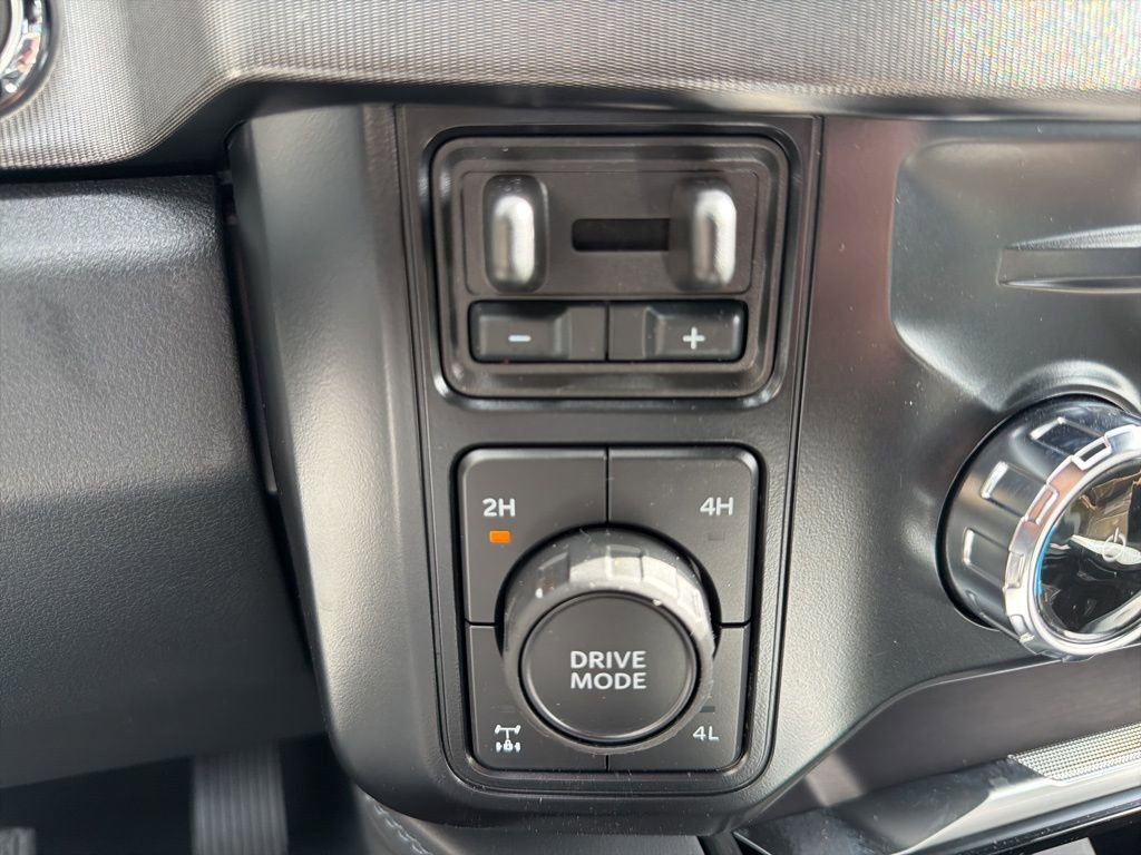 New 2026 Ford F250 Platinum w/ FX4 Off-Road Package image 32