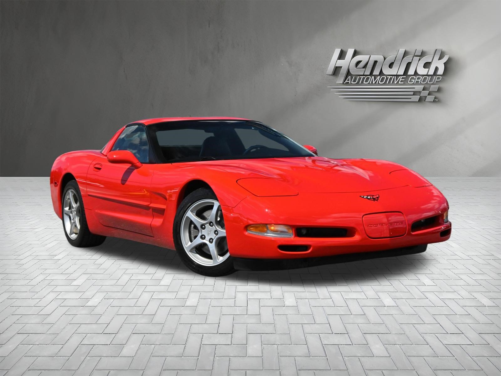 Used 2004 Chevrolet Corvette Coupe RWD image 2