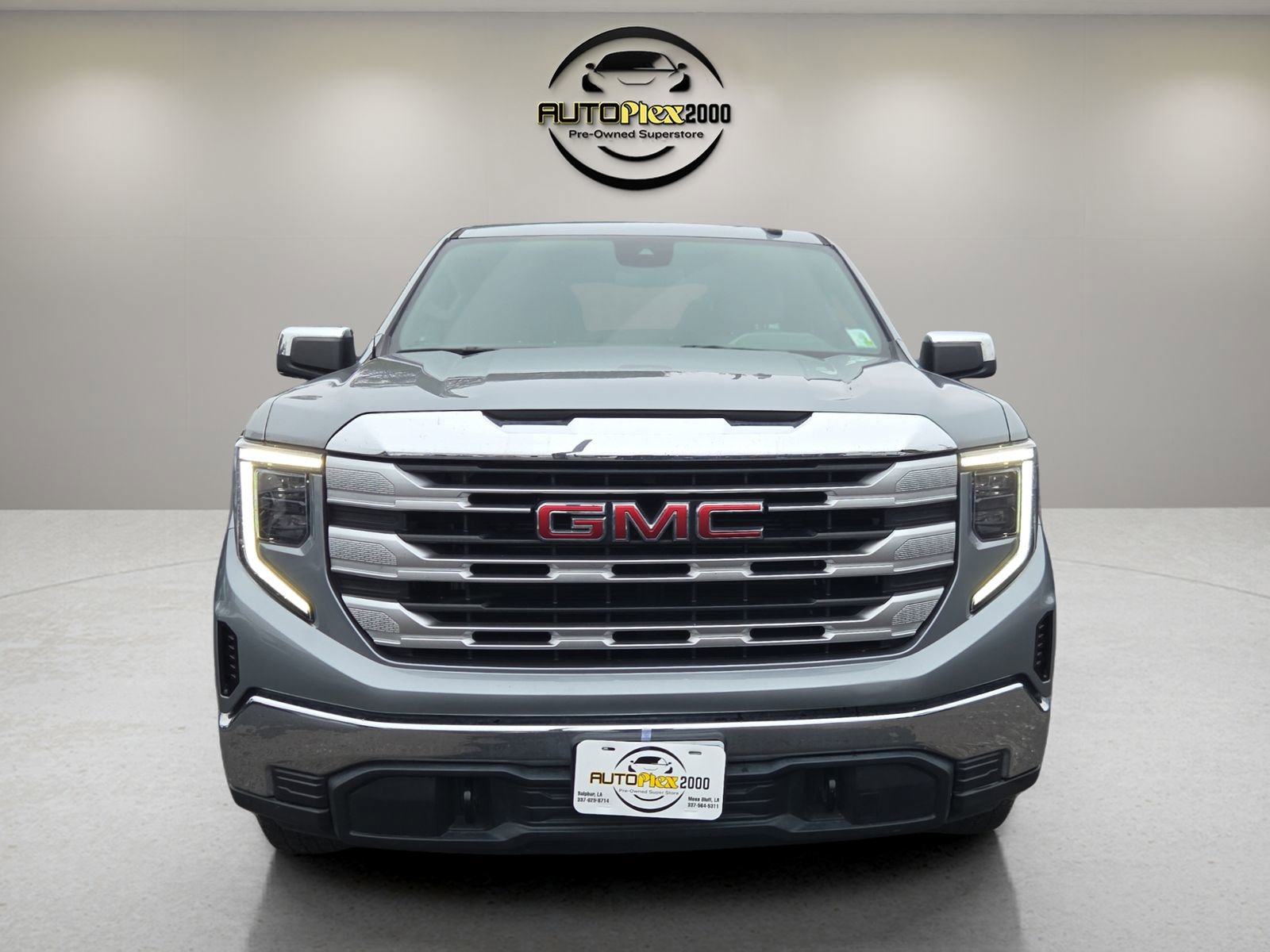 Used 2023 GMC Sierra 1500 SLE image 2