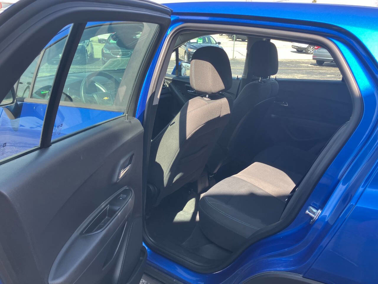 Used 2015 Chevrolet Trax LS w/ LPO, Protection Package FWD image 11