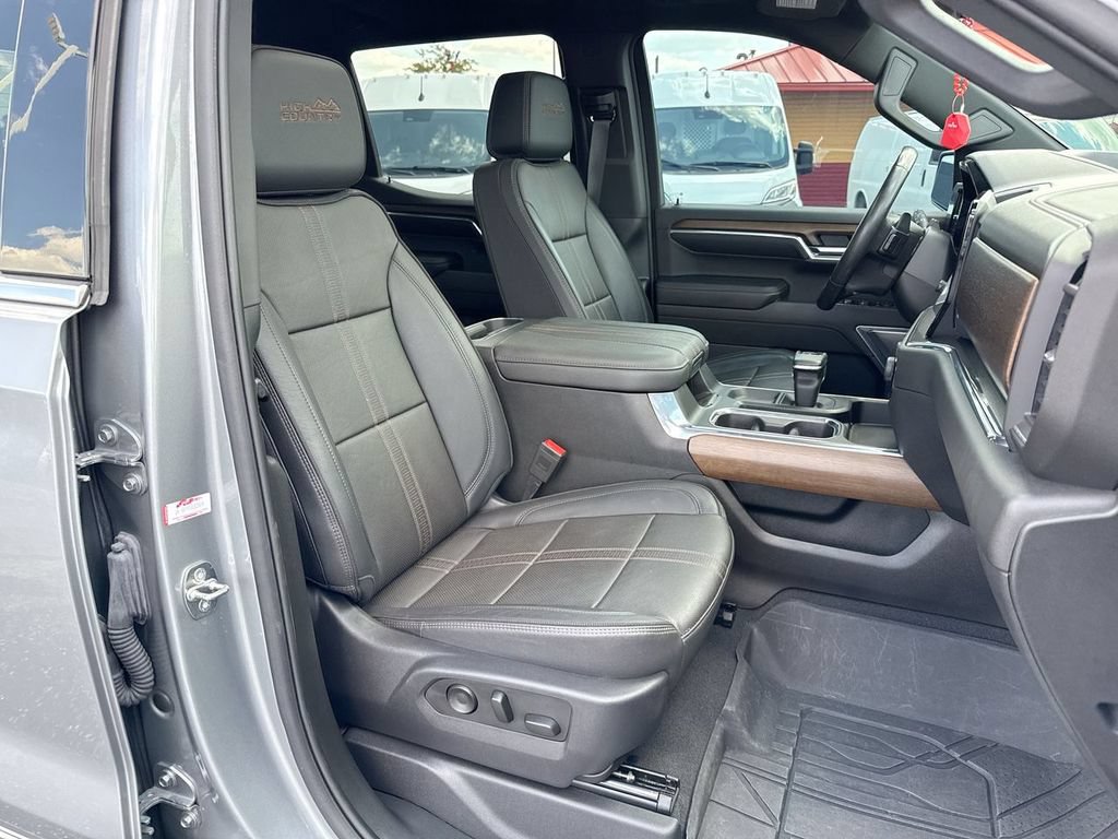 Used 2024 Chevrolet Silverado 1500 High Country AWD/4WD image 25