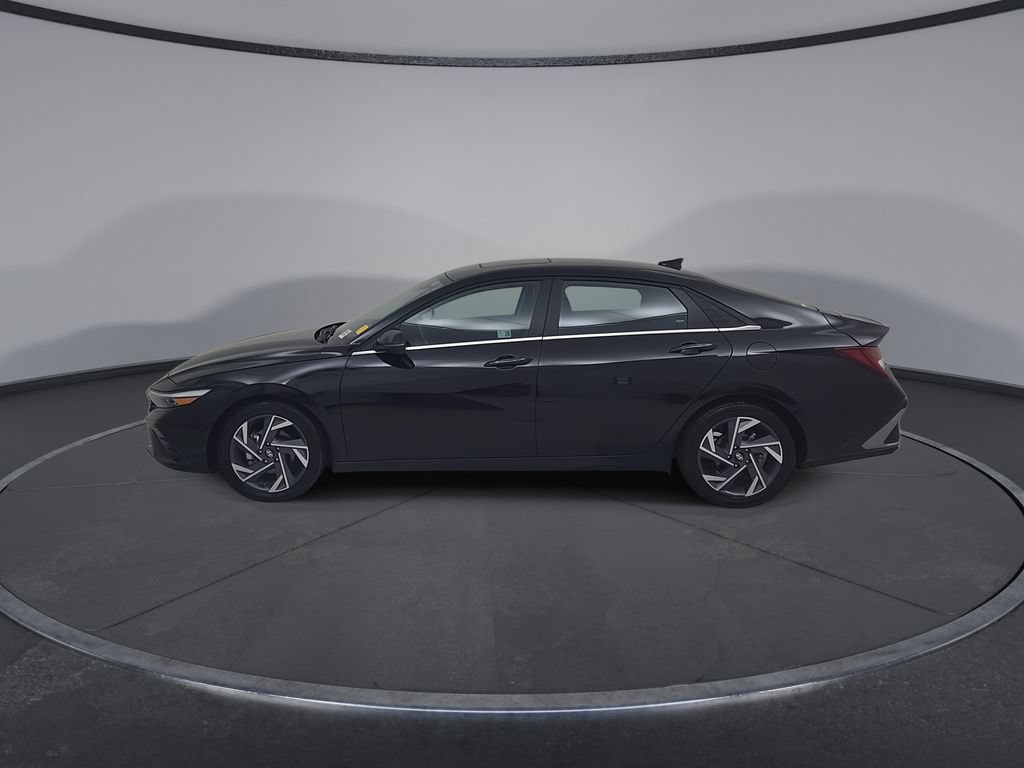 Used 2025 Hyundai Elantra Limited FWD image 9