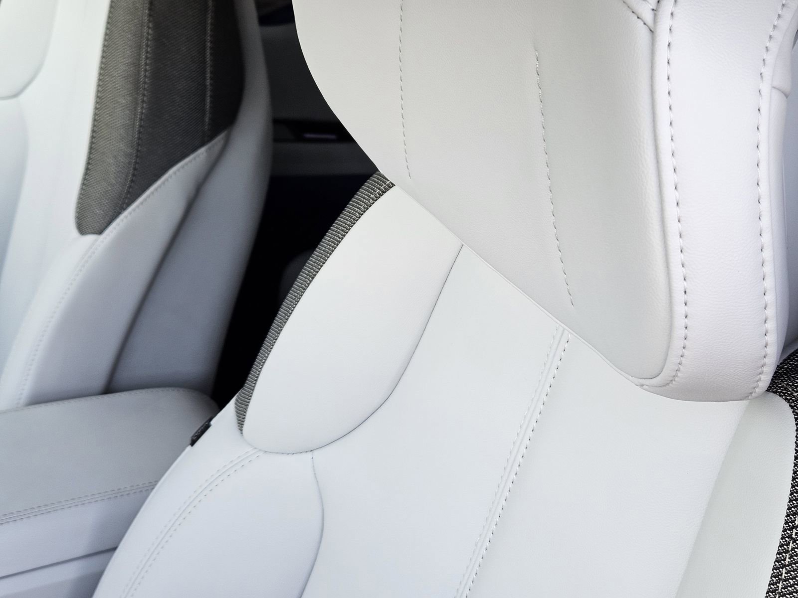 New 2026 Cadillac Optiq Sport 1 image 25