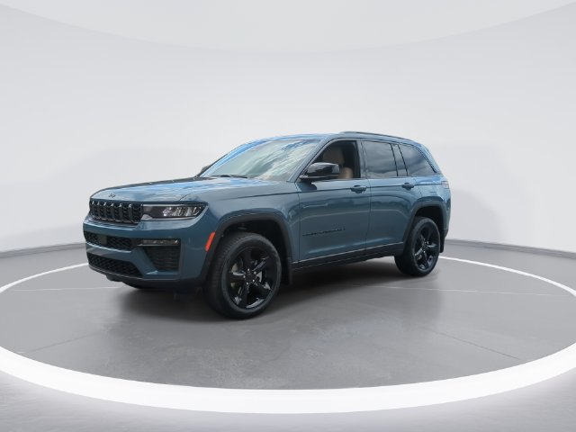 New 2026 Jeep Grand Cherokee Limited w/ Limited Altitude Package AWD/4WD image 4