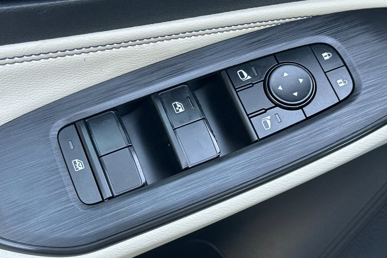 New 2027 Nissan Sentra SL FWD image 14