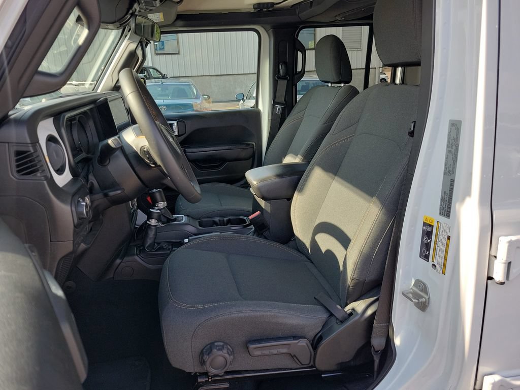 Used 2024 Jeep Wrangler Unlimited Sport AWD/4WD image 19