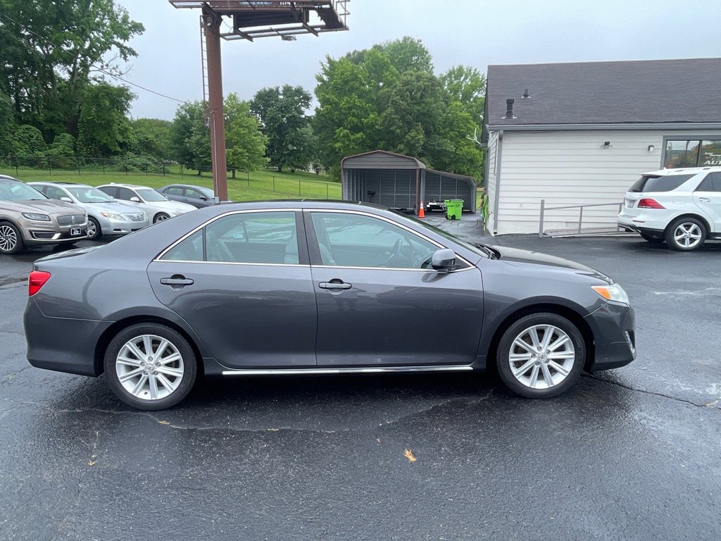 Used 2012 Toyota Camry XLE w/ Leather Pkg FWD image 7