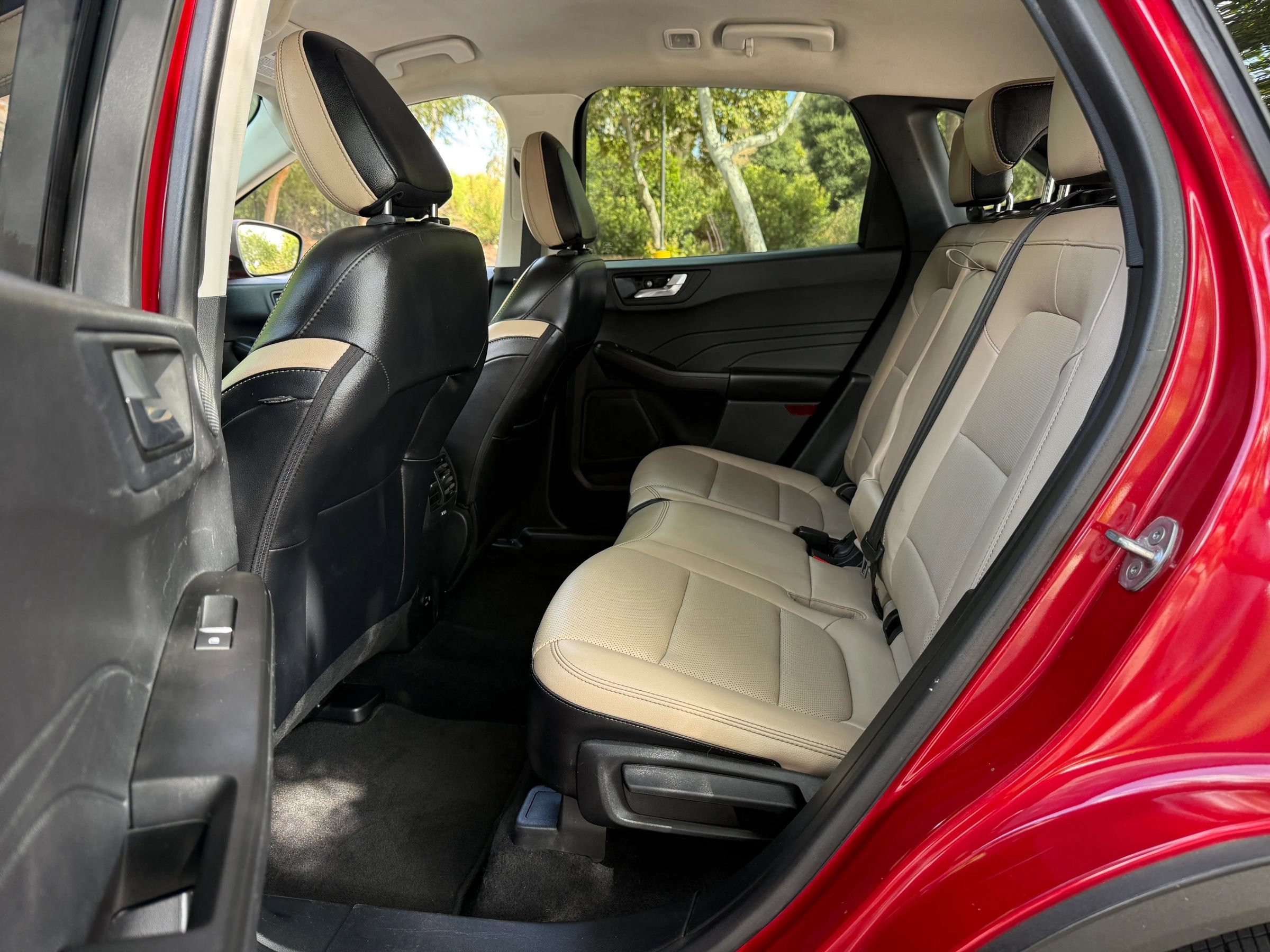 Used 2021 Ford Escape Titanium FWD image 20