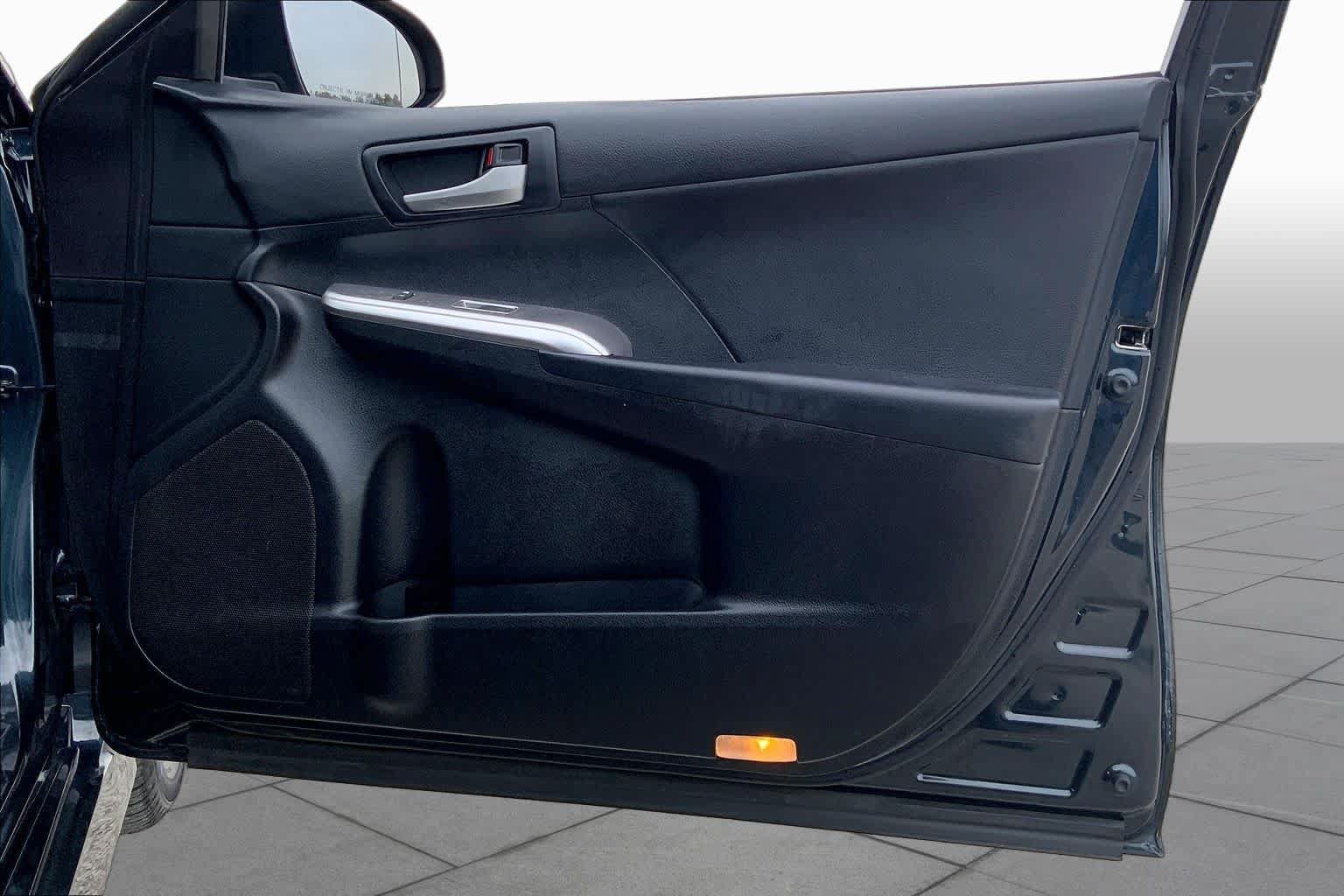 Used 2012 Toyota Camry SE FWD image 22