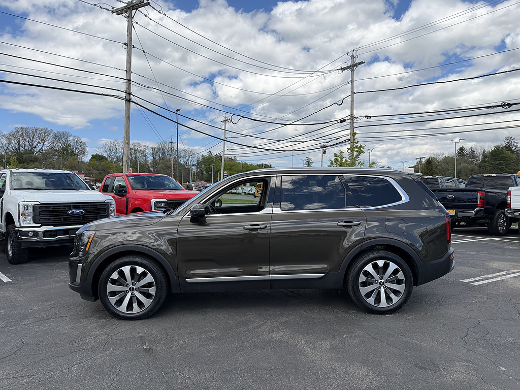 Used 2022 Kia Telluride S AWD/4WD image 3
