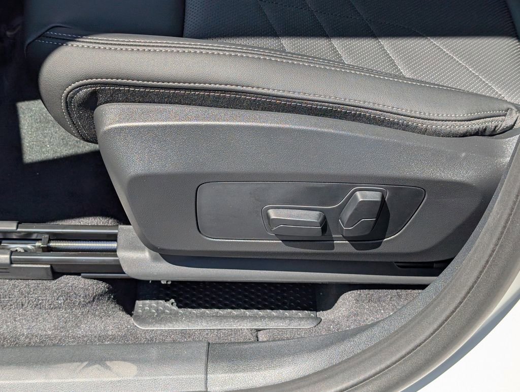 New 2025 BMW X1 xDrive28i w/ Premium Package image 15