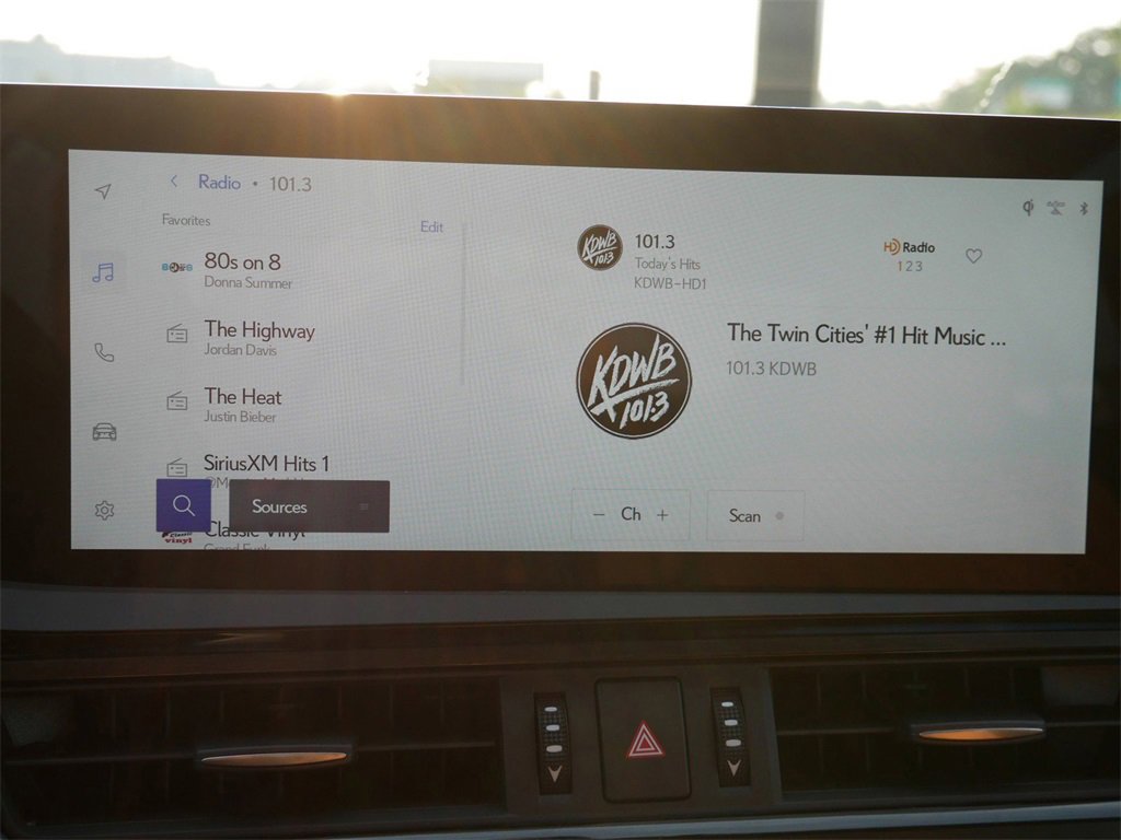 New 2025 Lexus ES 350 w/ Premium Package image 18