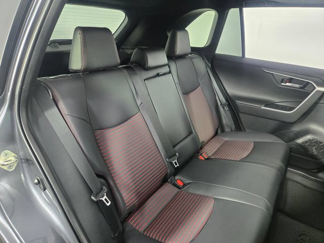 Used 2025 Toyota RAV4 XSE w/ Weather Package AWD/4WD image 18