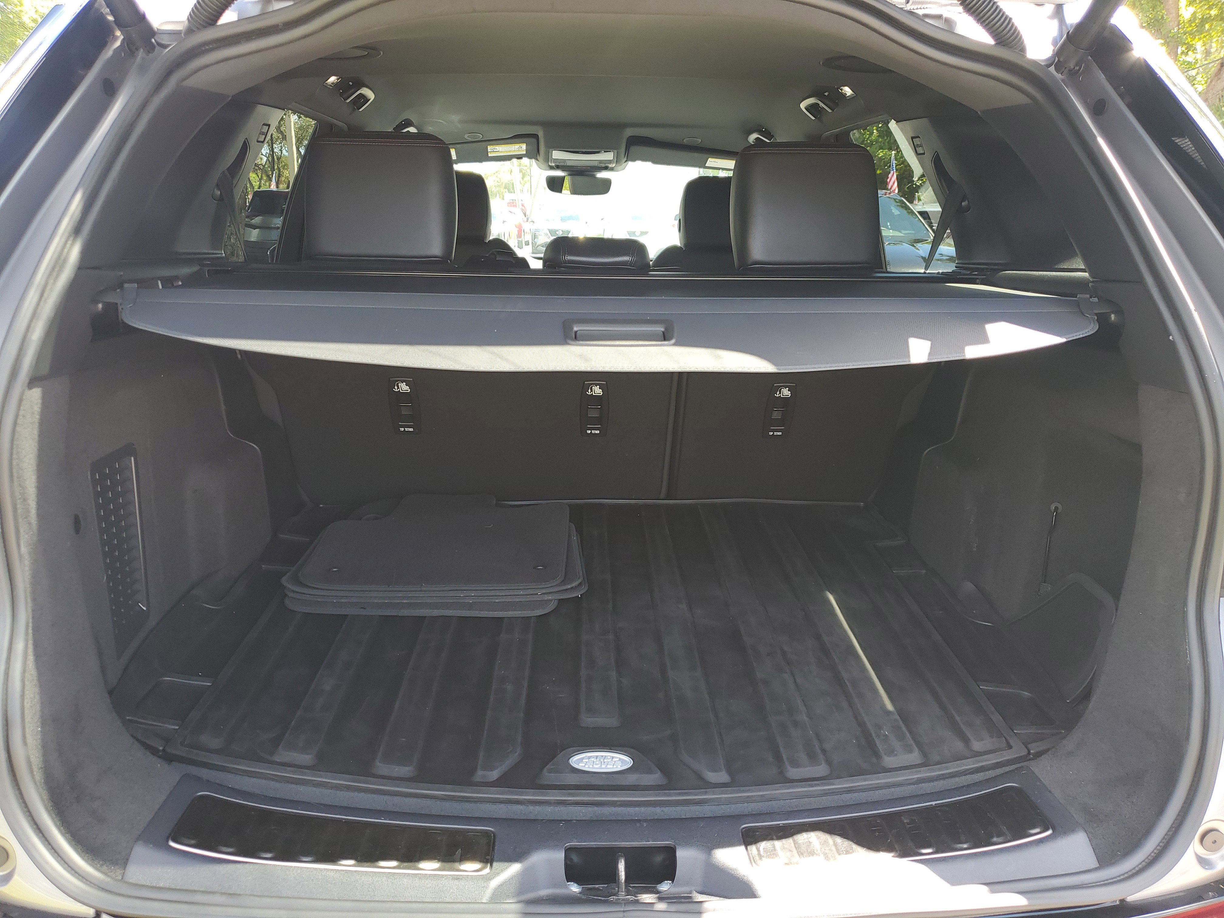 Used 2023 Land Rover Discovery Sport SE R-Dynamic image 14