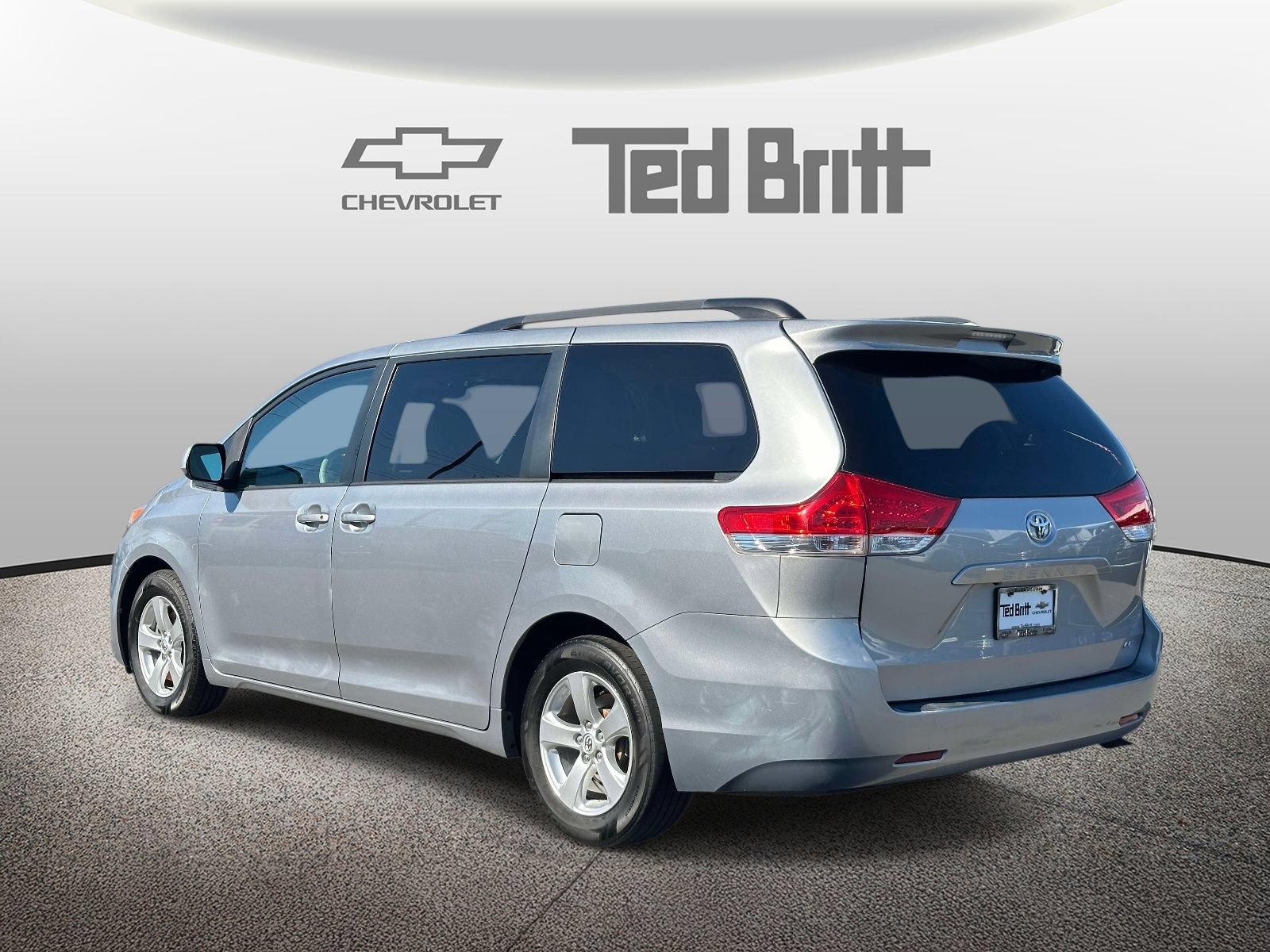 Used 2013 Toyota Sienna LE w/ Towing Pkg FWD image 6
