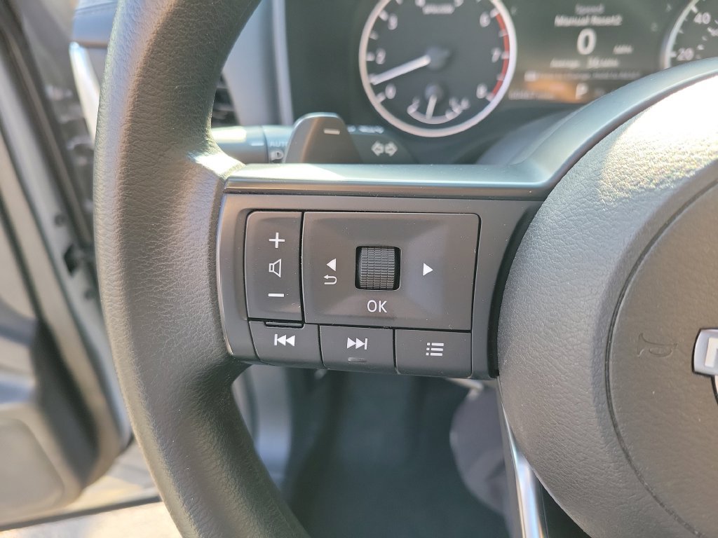 Used 2024 Nissan Rogue SV AWD/4WD image 32