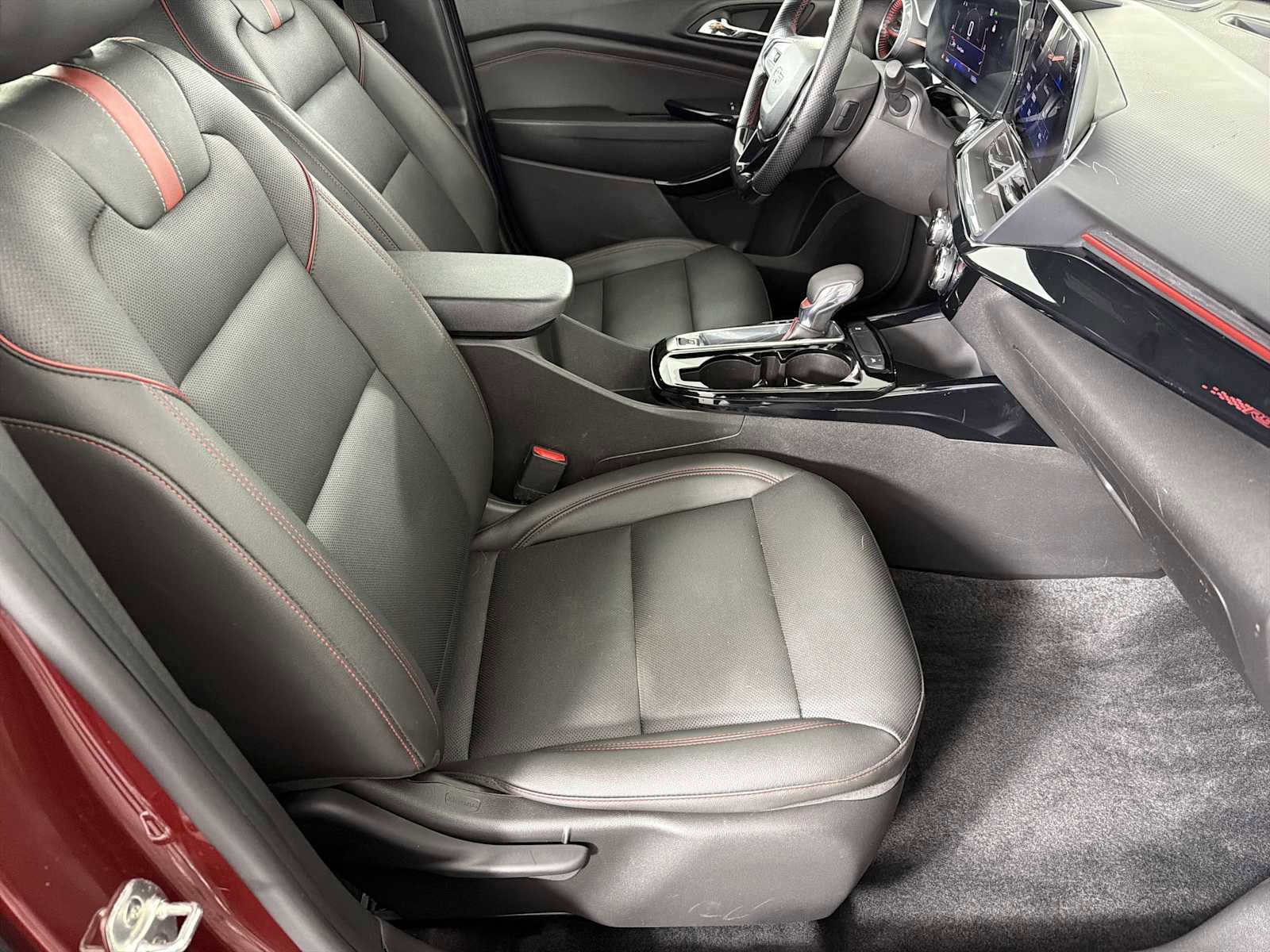 Used 2024 Chevrolet Trax RS image 11