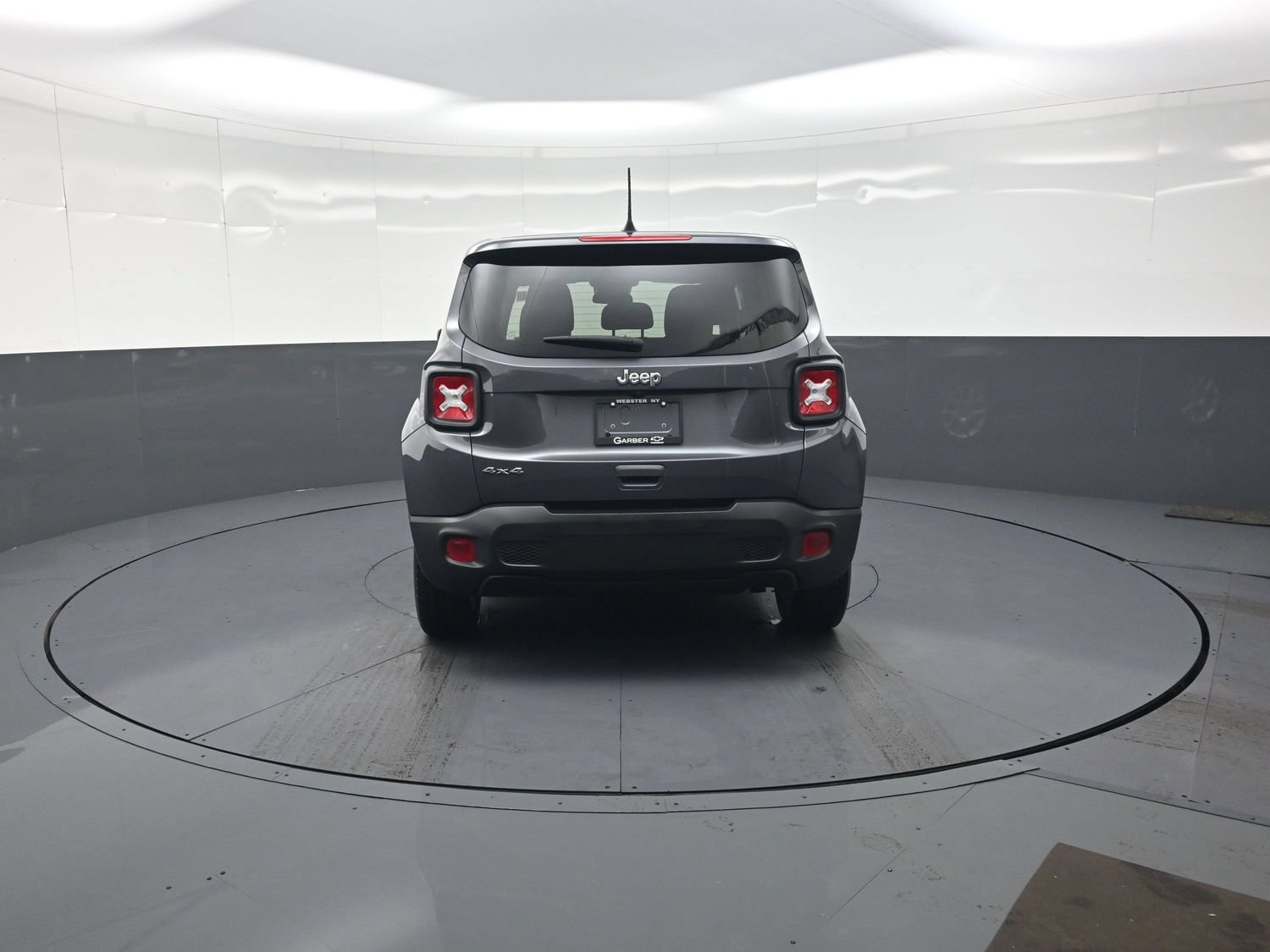Used 2023 Jeep Renegade Latitude AWD/4WD image 4