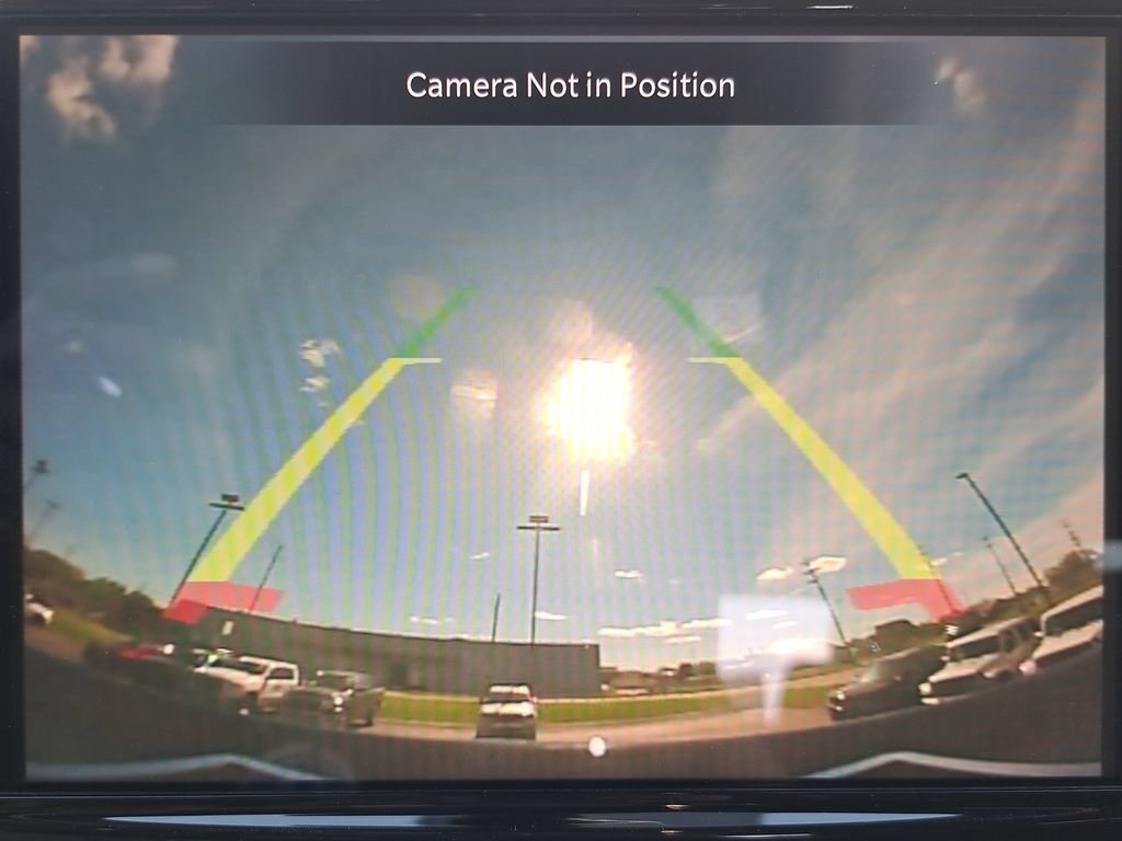 Used 2023 Chrysler Pacifica Touring FWD image 26