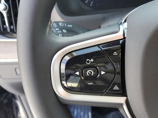New 2026 Volvo XC90 B6 Plus w/ Protection Package Premier AWD/4WD image 11