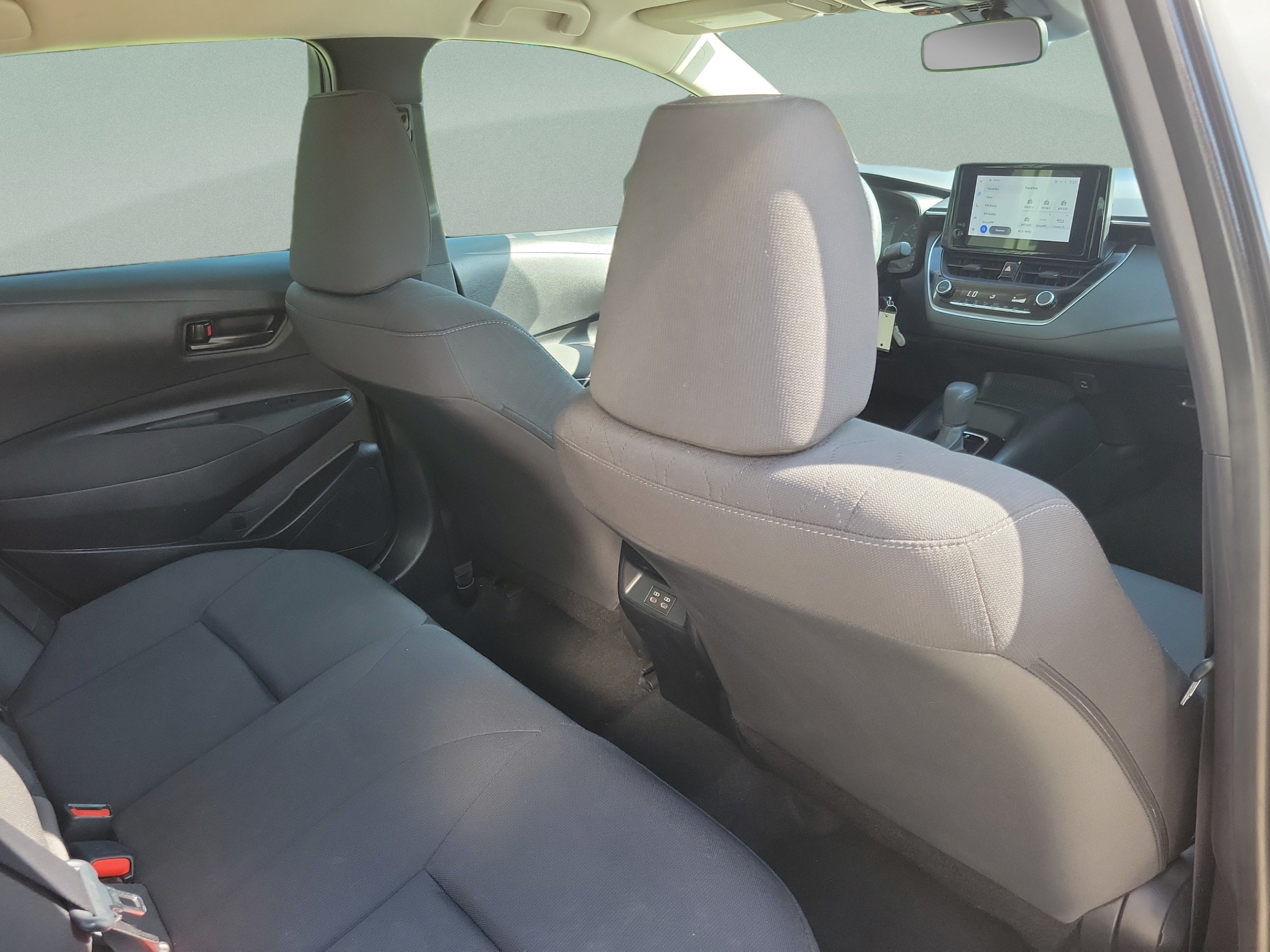 Used 2024 Toyota Corolla LE FWD image 32