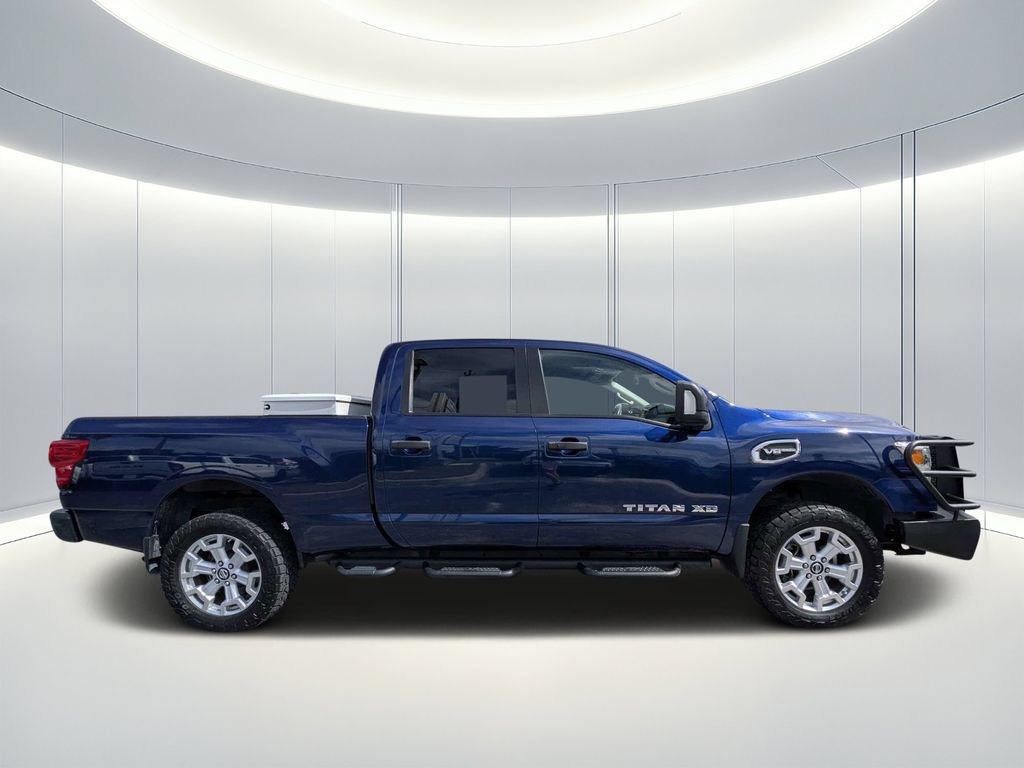 Used 2022 Nissan Titan SV w/ SV Convenience Package AWD/4WD image 3