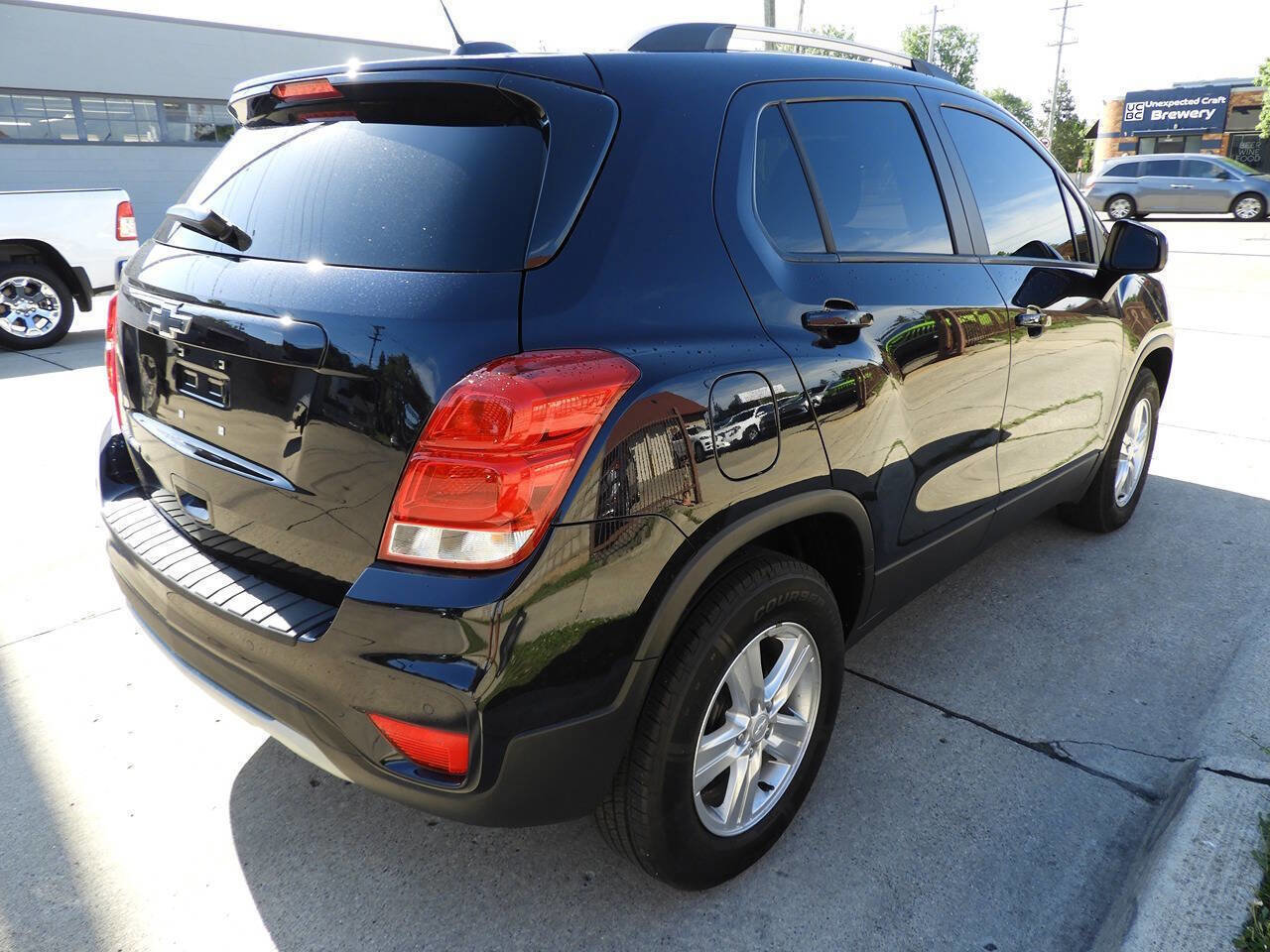 Used 2022 Chevrolet Trax LT w/ Driver Confidence Package AWD/4WD image 10