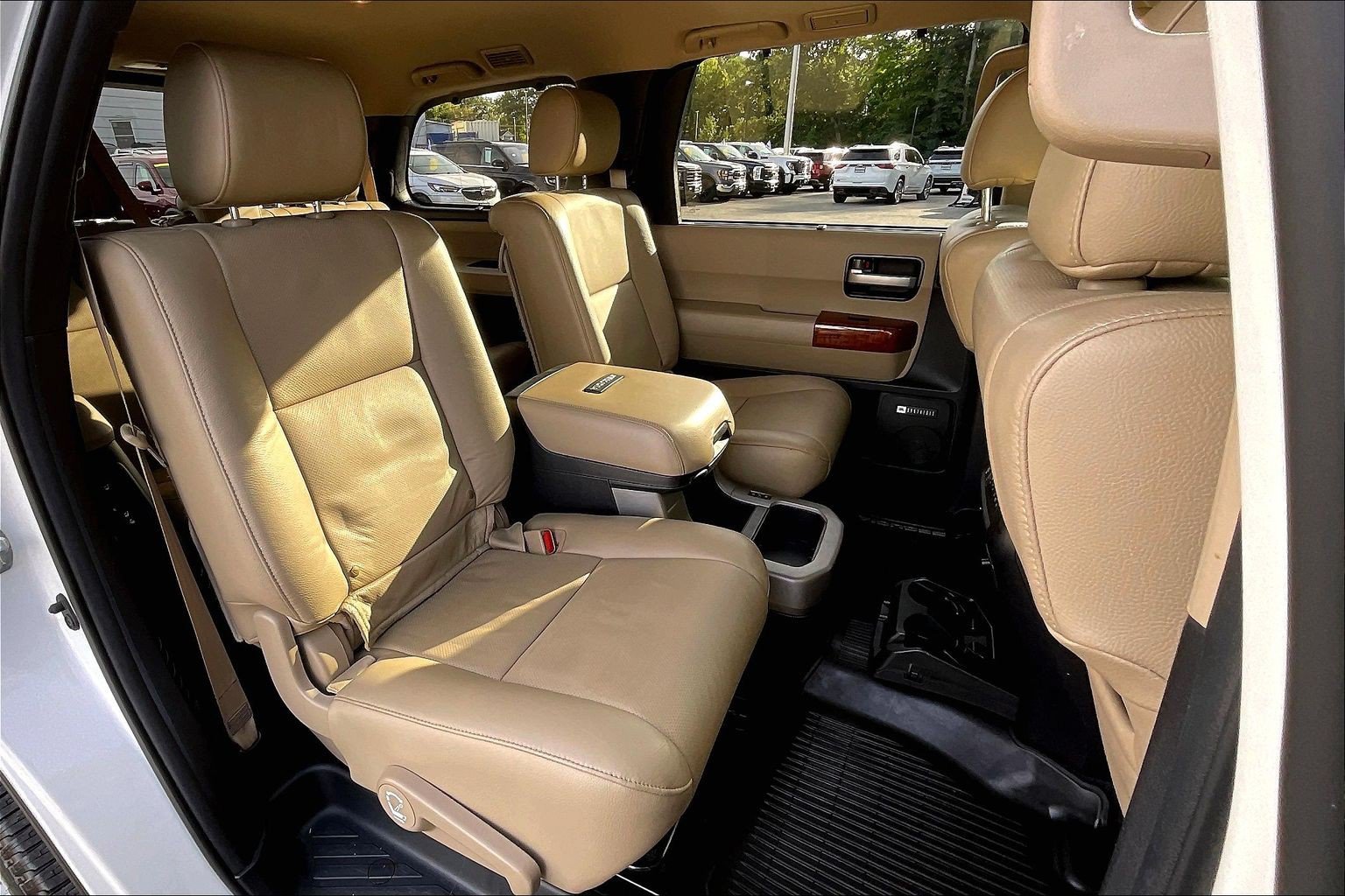 Used 2021 Toyota Sequoia Platinum AWD/4WD image 27