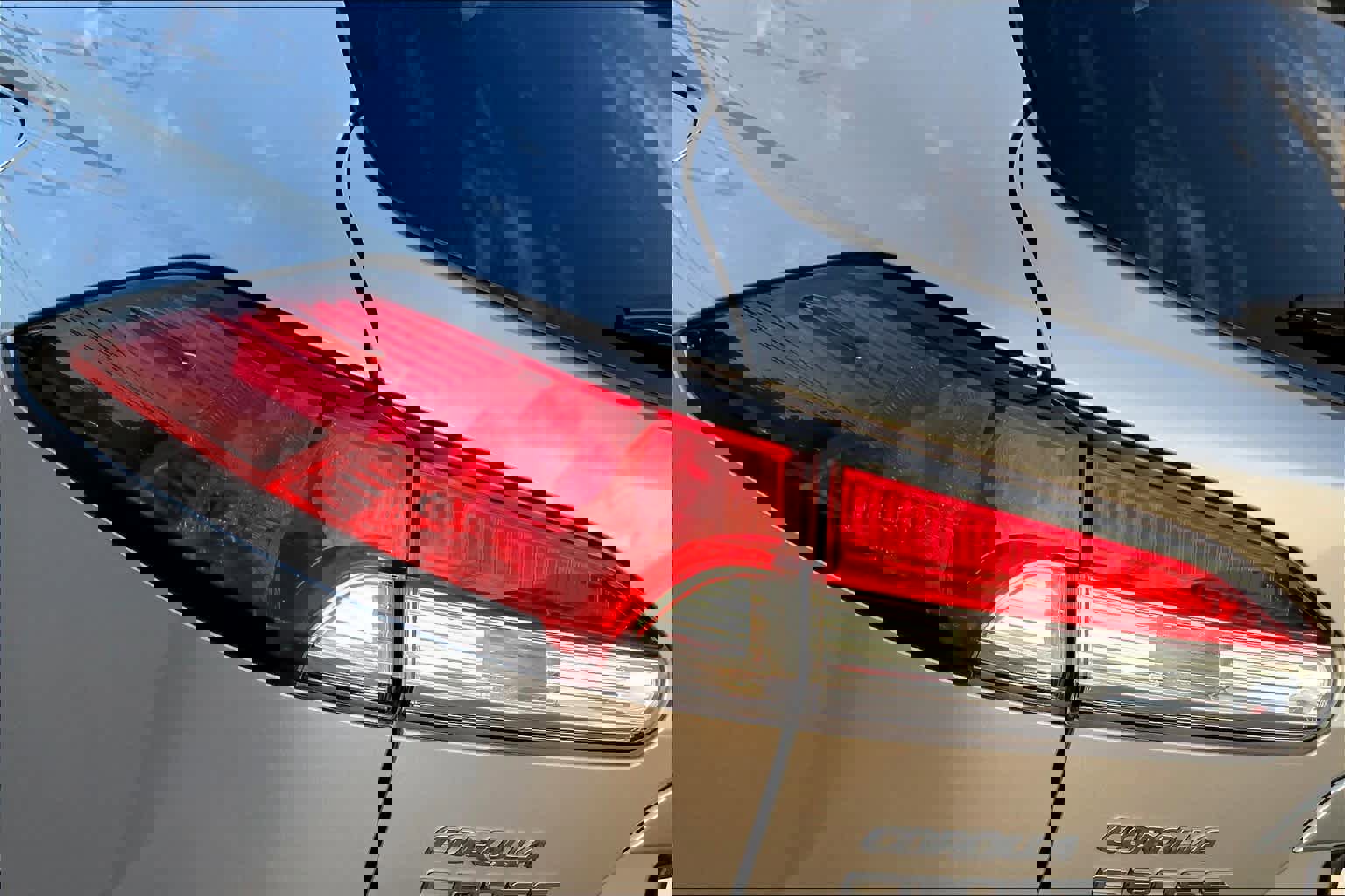 Used 2022 Toyota Corolla Cross LE image 27