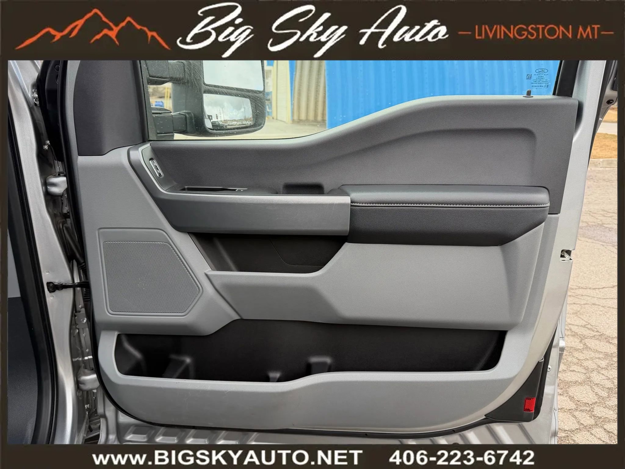 Used 2023 Ford F250 XLT w/ Camper Package image 21