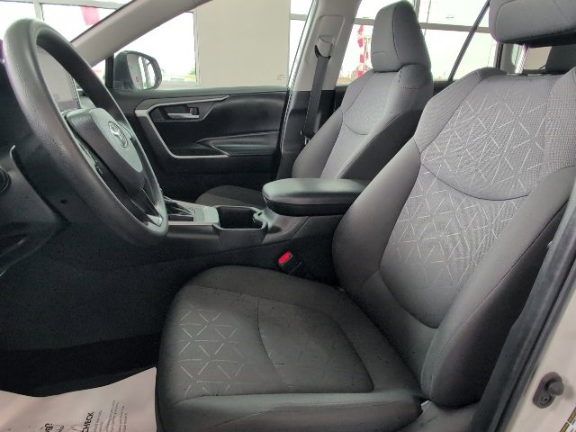 Used 2024 Toyota RAV4 XLE image 12