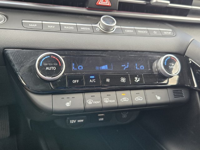 Used 2024 Hyundai Elantra Limited FWD image 18