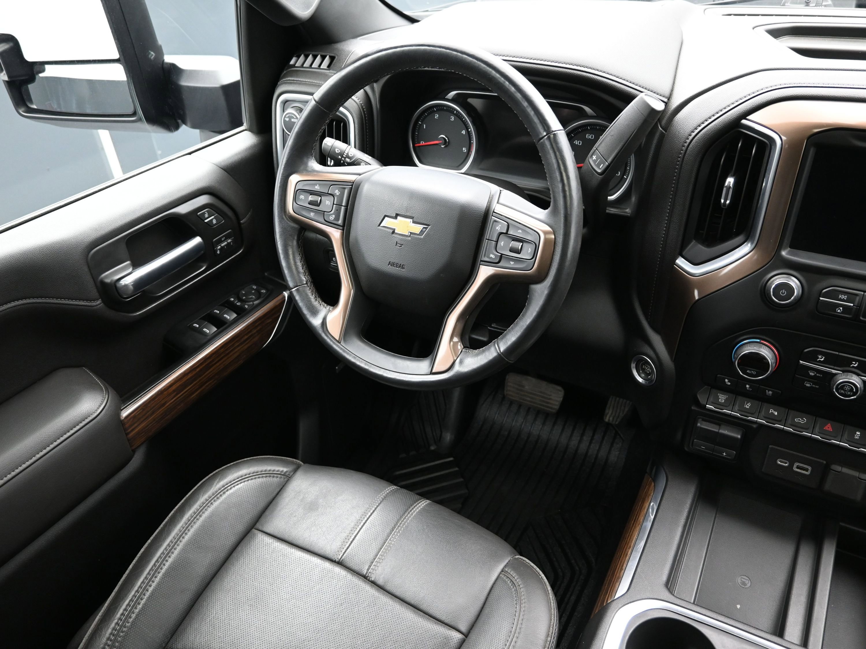 Used 2020 Chevrolet Silverado 2500 High Country w/ Z71 Off-Road Package image 24