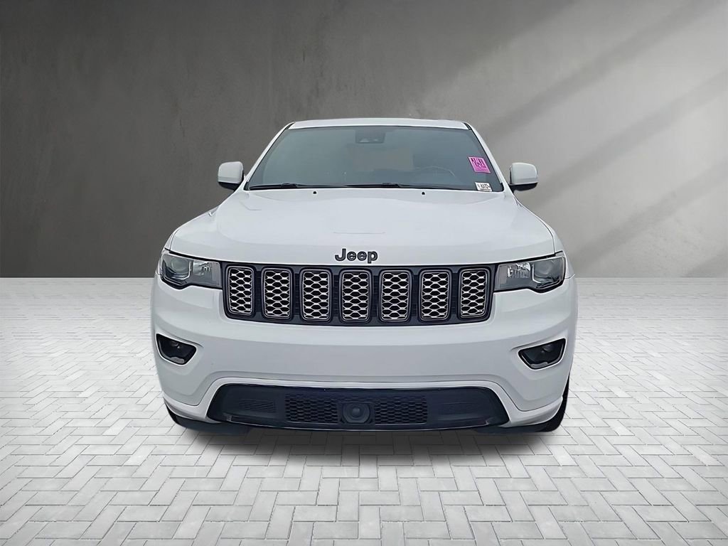 Used 2021 Jeep Grand Cherokee Laredo X image 2