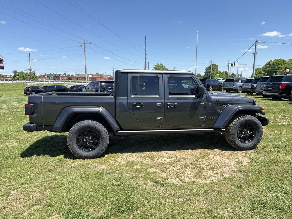 Used 2024 Jeep Gladiator Sport AWD/4WD image 14