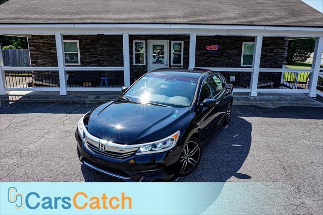 Used 2017 Honda Accord Sport image 2