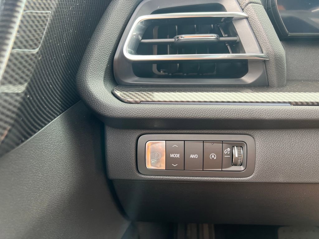 New 2026 Chevrolet Traverse High Country w/ LPO, Floor Liner Package image 16