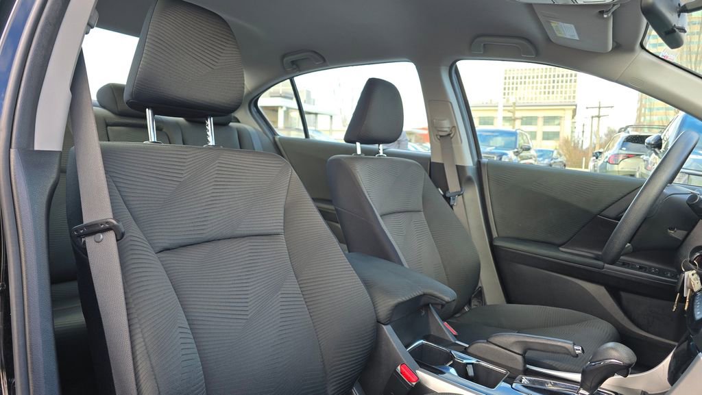 Used 2016 Honda Accord LX image 13