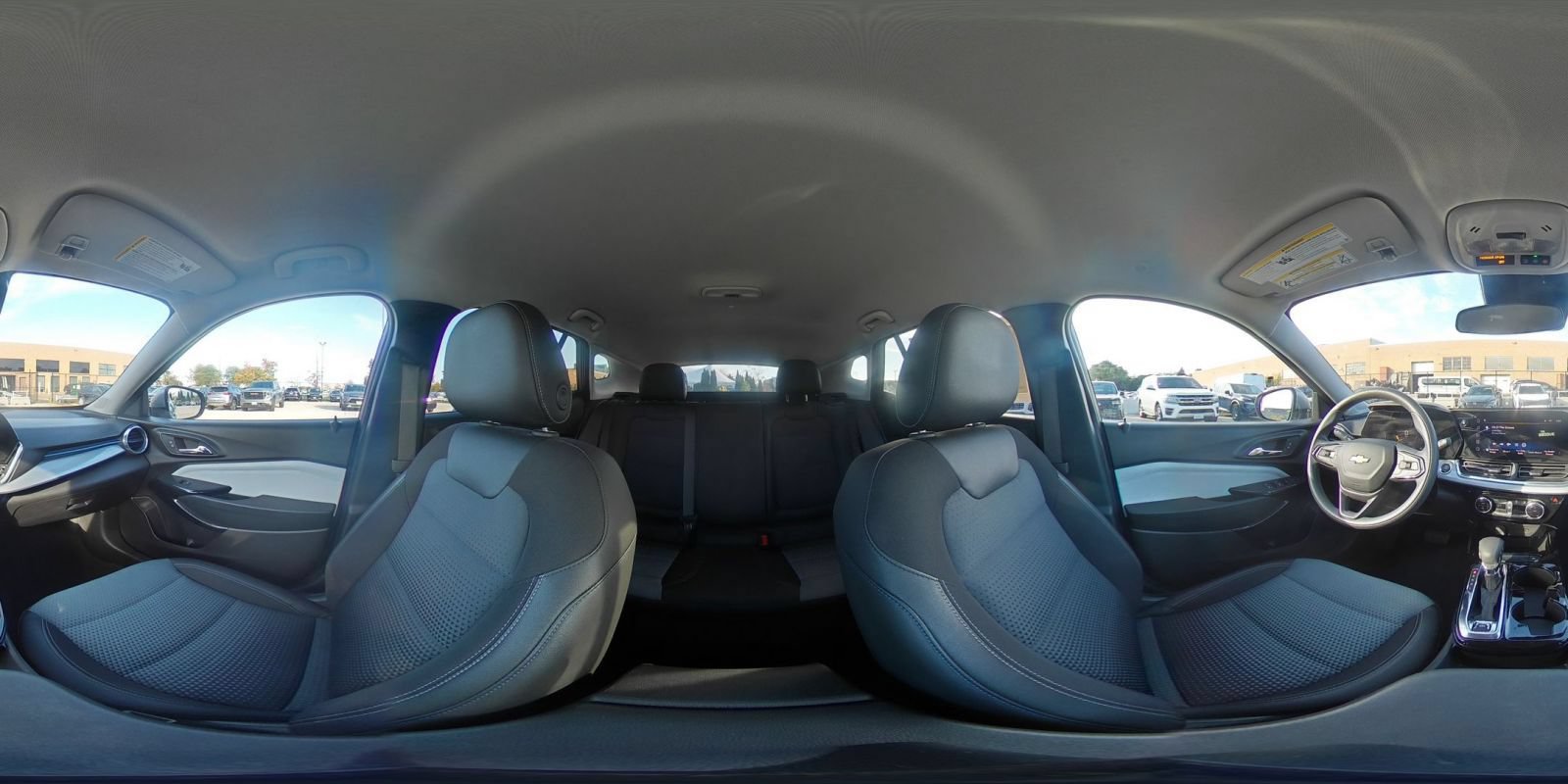 Used 2025 Chevrolet Trax LT FWD image 40
