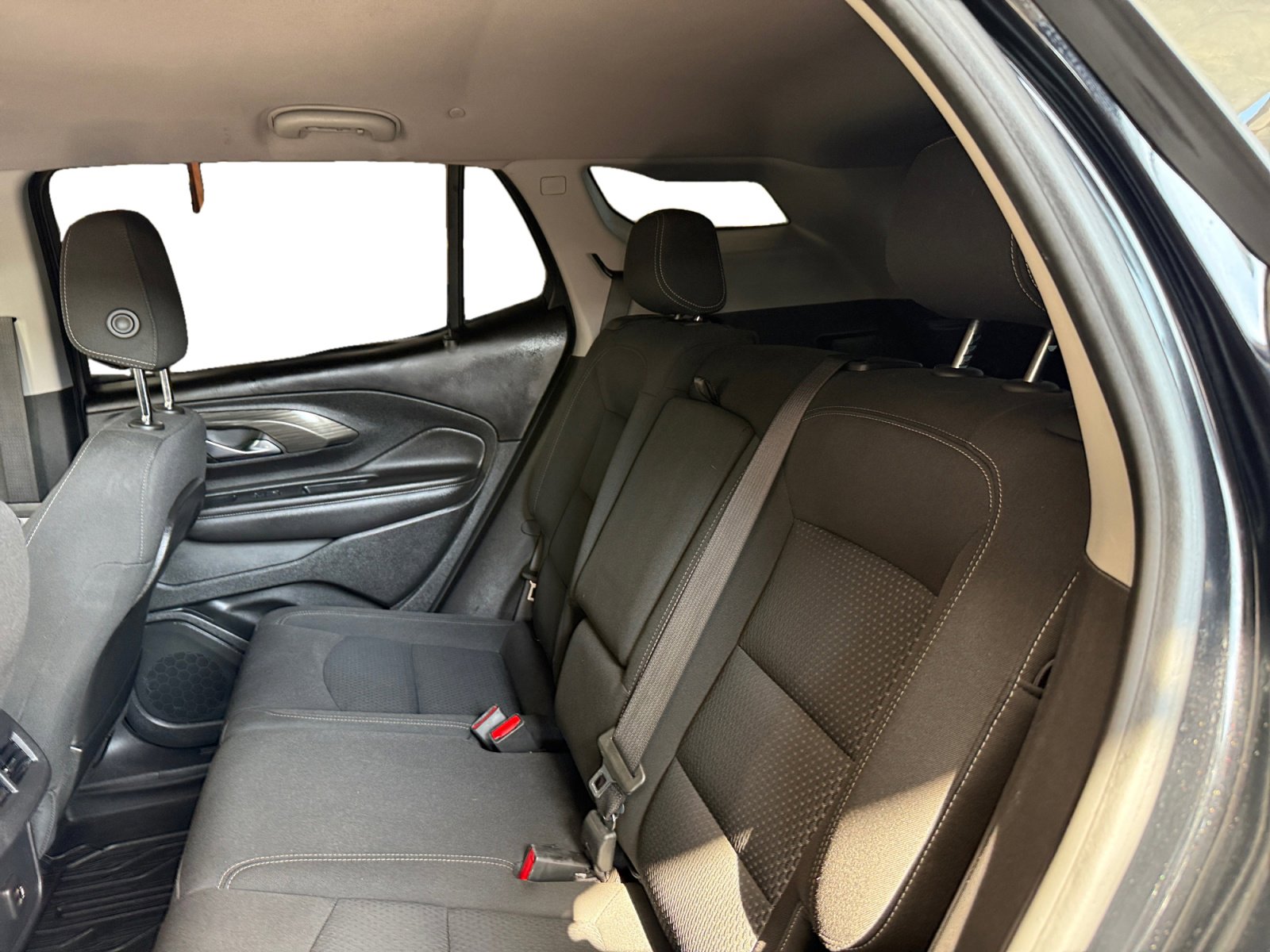 Used 2022 GMC Terrain SLE w/ Driver Convenience Package FWD image 11